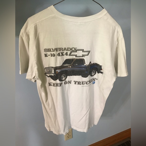 Men’s  White Chevrolet Shirt!   Size Medium - Picture 3 of 5
